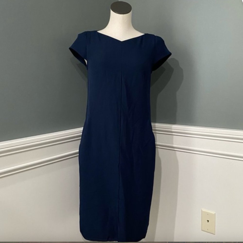 MM Lafleur Navy Slight V-Neck Sheath Dress - 8